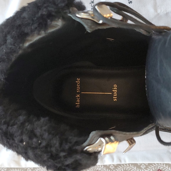 Black Suede Studio brand hikers, size 40, black leather, suede, shearling. - Picture 5 of 9